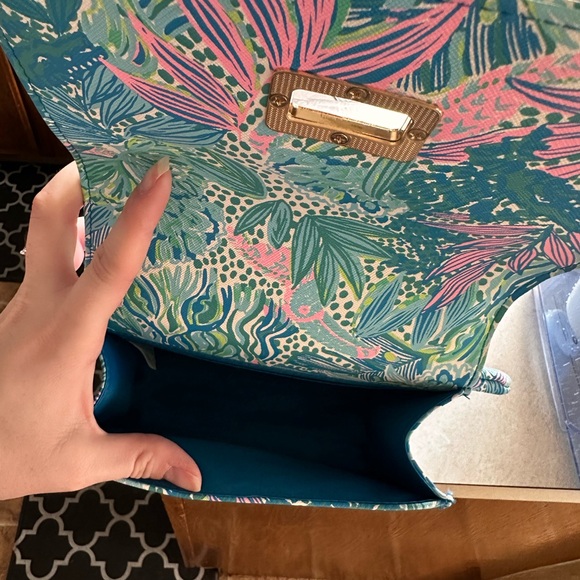 Lilly Pulitzer Top Handle Bag + Wallet Botanical Green Holiday in the Sun - Picture 4 of 5